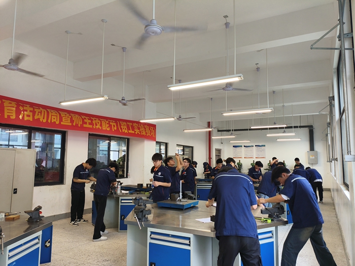 钳工赛项（柳东校区赛场）8